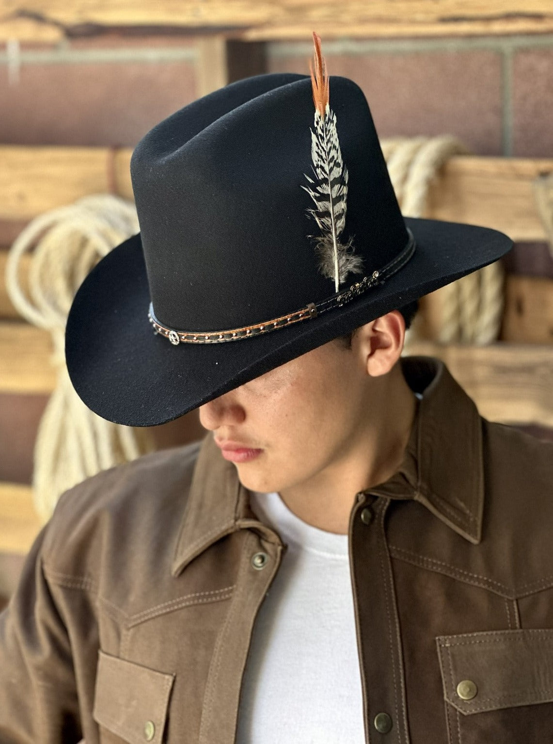 20X Dos Carnales Negro con Pluma Larga - Texanas Vaqueras para Hombre - Texanas Rocha Hats para Hombre de Fieltro