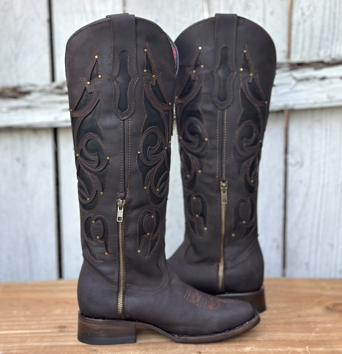 Bota Vaquera Café de Tubo Alto con Estoperoles para Mujer | CB-Ruby (2)