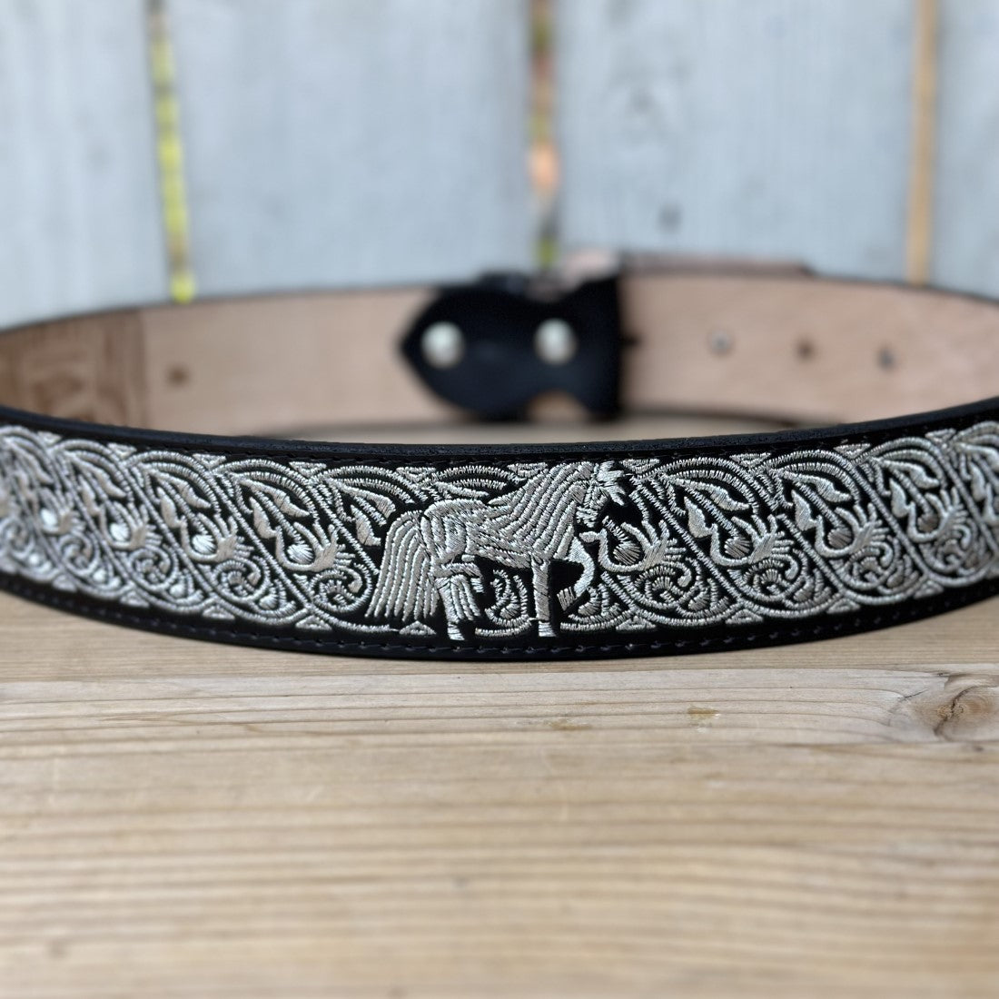 Cinturon Vaquero Negro Caballo Orlas de 2" - Cinturones Vaqueros para Hombre - Cinturones Vaqueros de Mexico