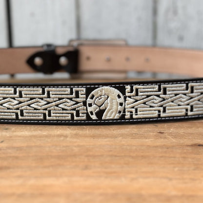 Cinturón Vaquero "Caballo de Suerte" Blanco y Negro con Bordado para Hombre (5)