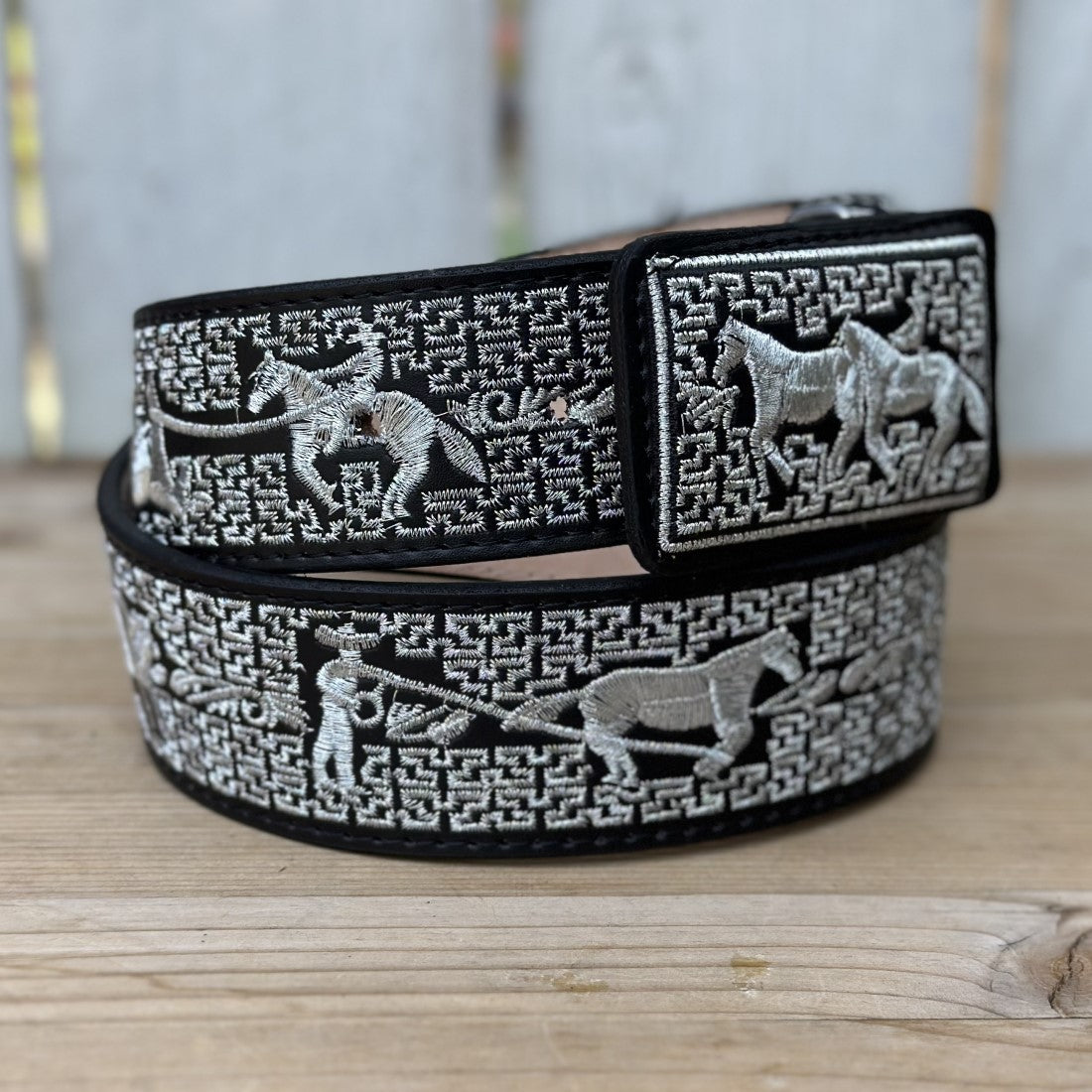 Cinturon Vaquero Negro Suerte Charra de 2" - Cinturones Vaqueros para Hombre - CInturones Vaqueros Mexicanos (3)