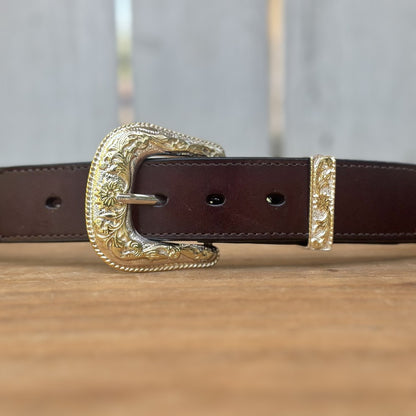 Cinturón Vaquero con Conchos de Alpaca en Color Café Oscuro