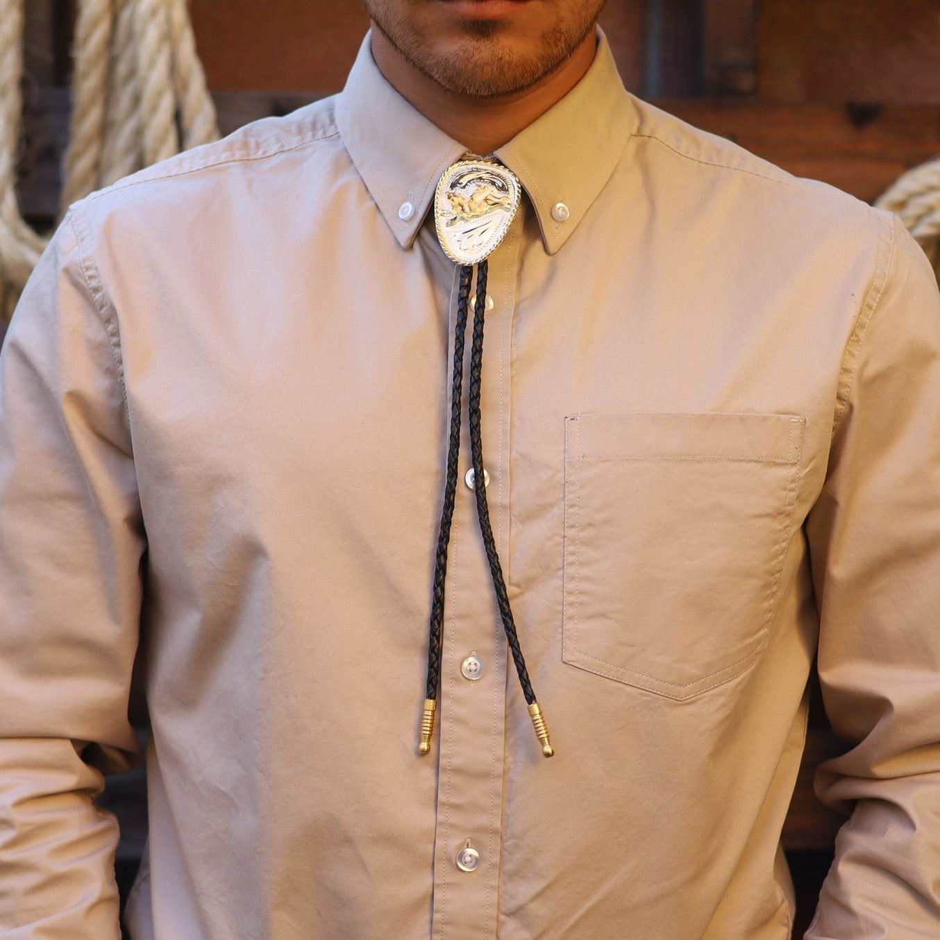 Corbatin Ovalado Plateado con Jinete y Toro - Corbatines Vaqueros para Hombre (3)