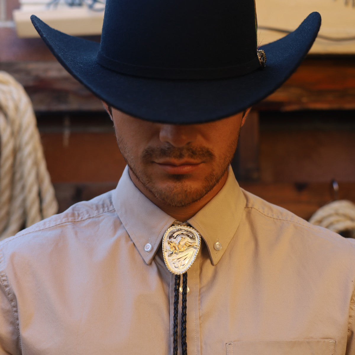 Corbatin Ovalado Plateado con Jinete y Toro - Corbatines Vaqueros para Hombre (4)