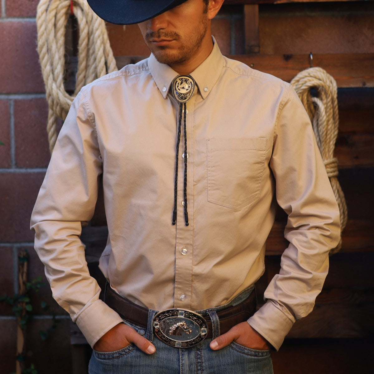 Corbatin Ovalado con Caballo y Herradura - Corbatines Vaqueros para Hombre (2)