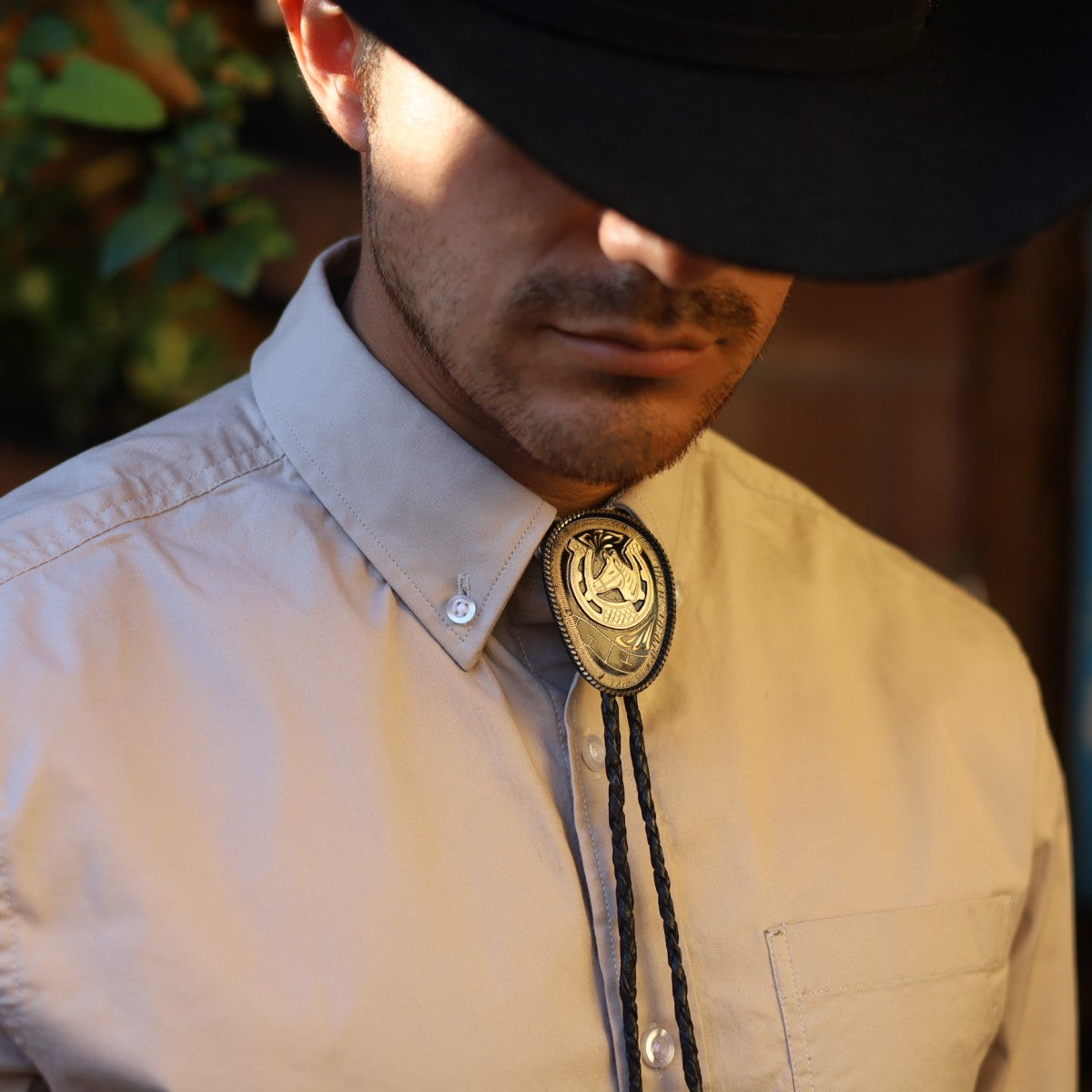 Corbatin Ovalado con Caballo y Herradura - Corbatines Vaqueros para Hombre (3)