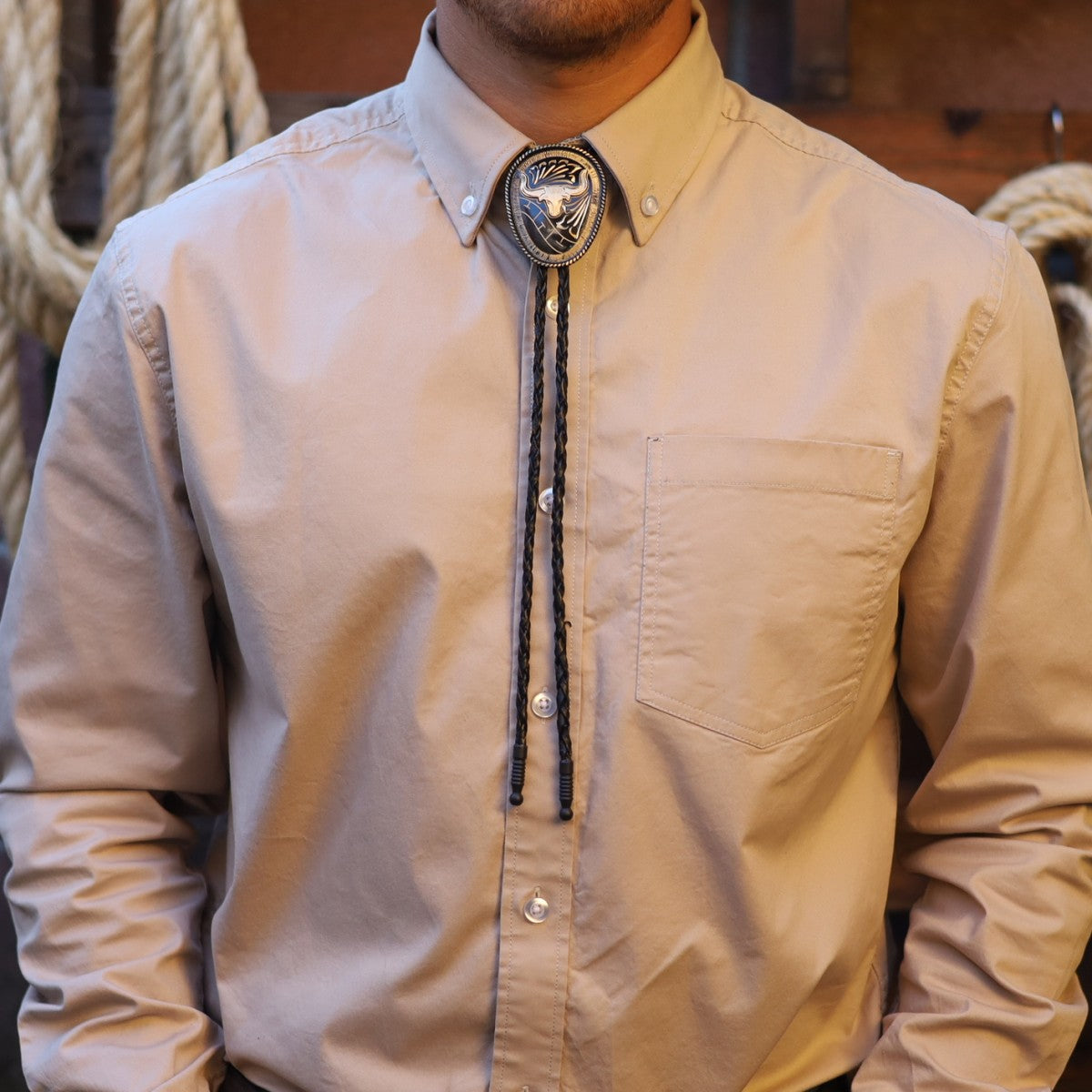 Corbatin Ovalado Negro con Toro Dorado - Corbatines Vaqueros para Hombre (4)