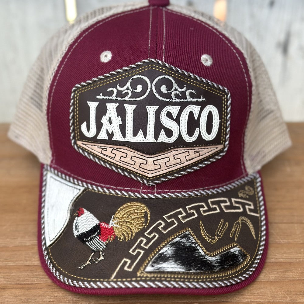 Gorra Burgundy y Beige de Jalisco con Bordado de Gallo | Gorras Mexicanas Artesanales