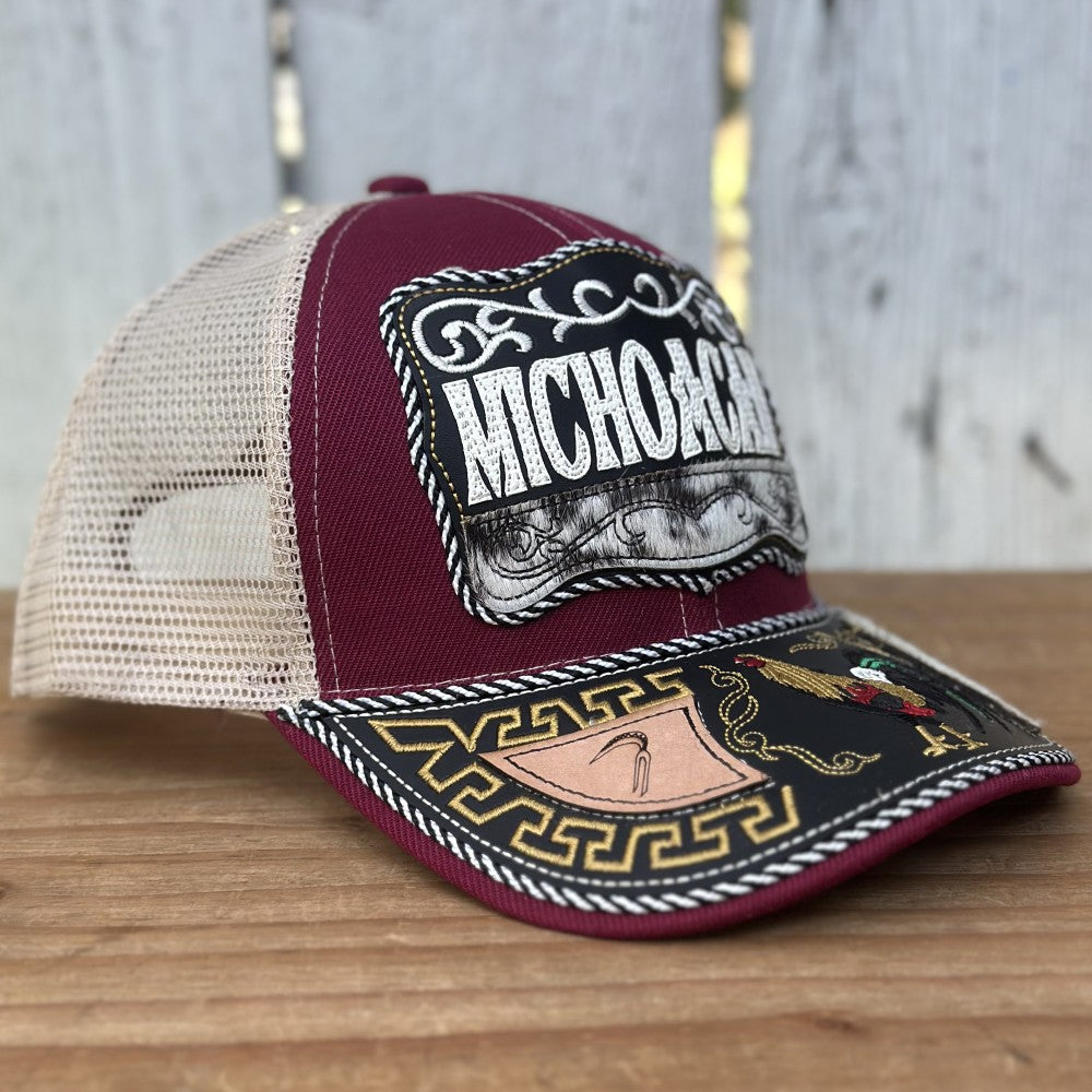 Gorra Burgundy y Beige de Michoacan con Bordado de Gallo | Gorras Mexicanas Artesanales