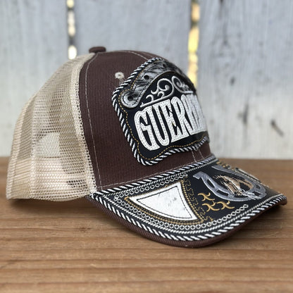 Gorra Café y Beige de Guerrero con Bordado de Herradura y Caballo