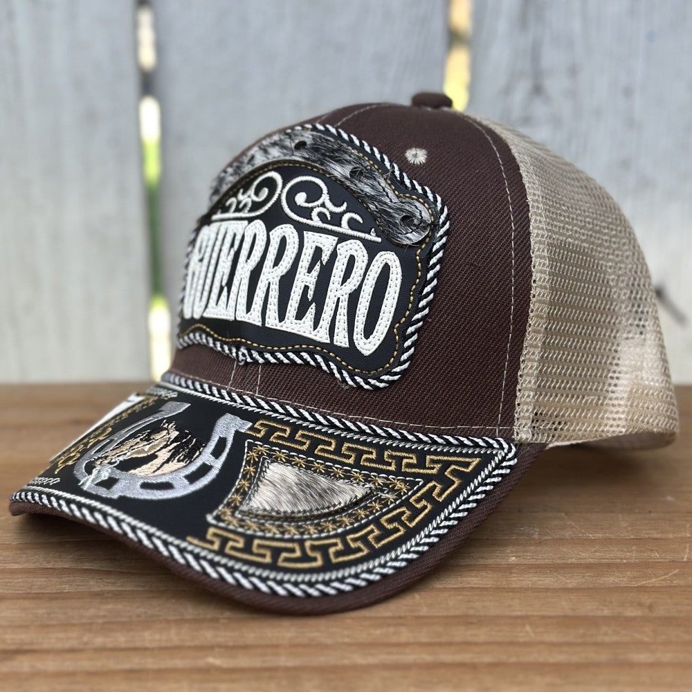 Gorra Café y Beige de Guerrero con Bordado de Herradura y Caballo