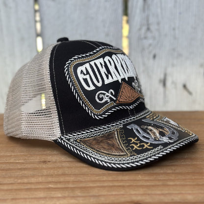 Gorra Negra y Beige de Guerrero con Bordado de Herradura | Gorras Mexicanas Artesanales