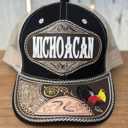 Gorra Negra y Beige de Michoacán con Bordado de Gallo