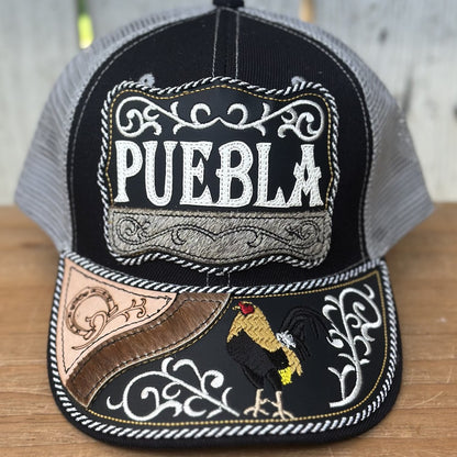 Gorra Negra y Gris de Puebla con Bordado de Gallo