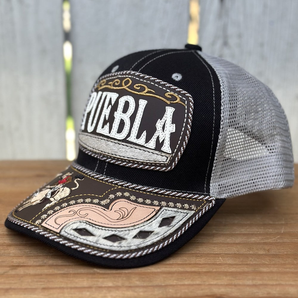 Gorra Negra y Gris de Puebla con Bordado de Jienete | Gorras Mexicanas Artesanales