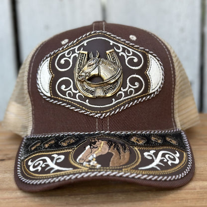 Gorra Vaquera Cafe y Beige con Caballo y Herradura | Gorras Artesanales Mexicanas