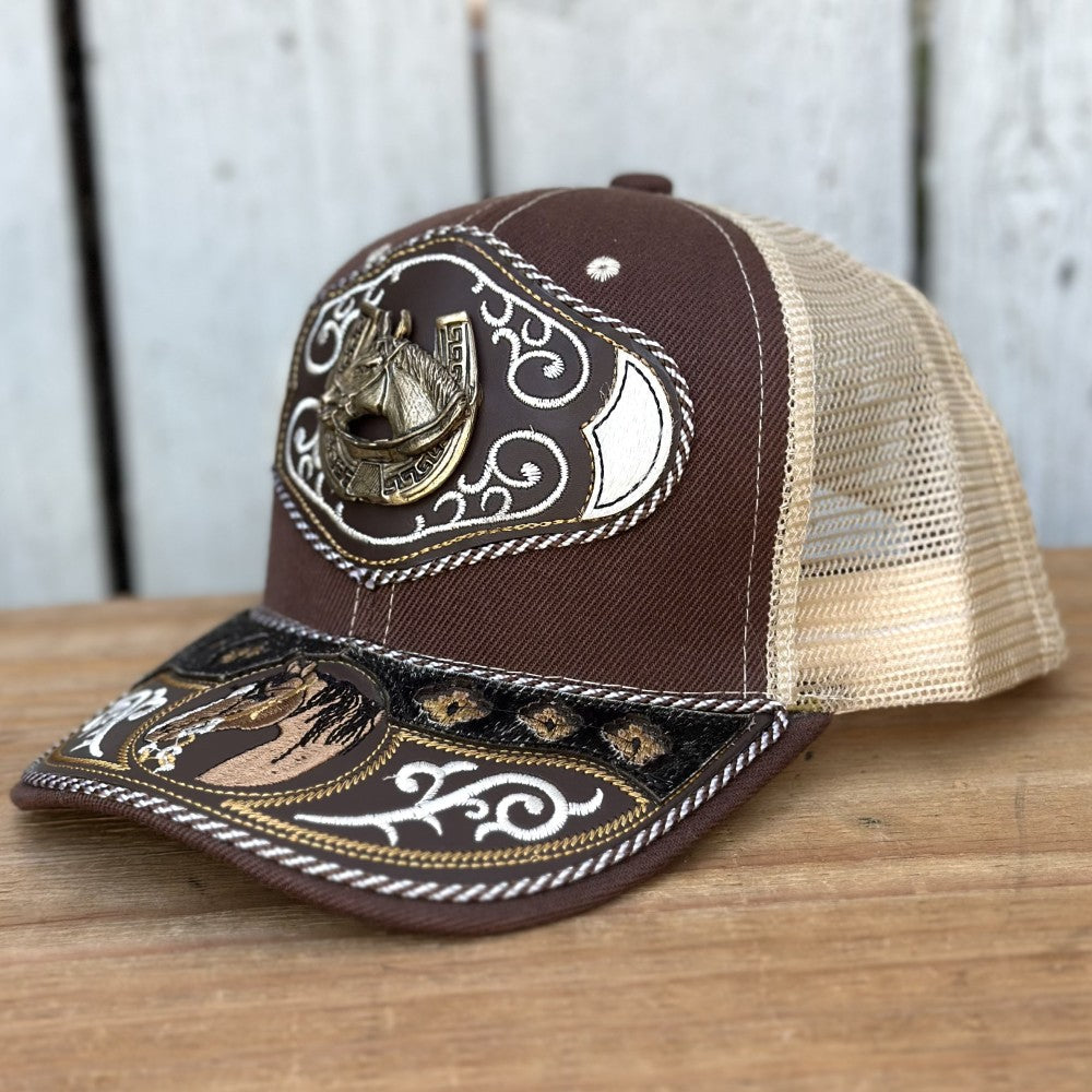 Gorra Vaquera Cafe y Beige con Caballo y Herradura | Gorras Artesanales Mexicanas