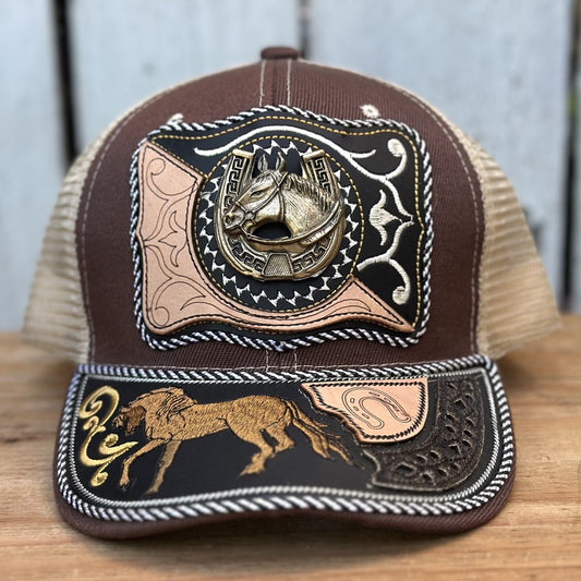 Gorra Vaquera Cafe y Beige con Caballo y Herradura #2 | Gorras Artesanales Mexicanas