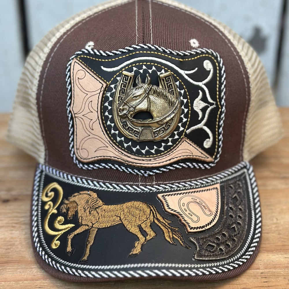 Gorra Vaquera Cafe y Beige con Caballo y Herradura #2 | Gorras Artesanales Mexicanas