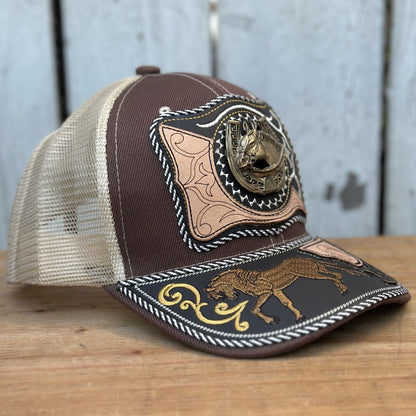 Gorra Vaquera Cafe y Beige con Caballo y Herradura #2 | Gorras Artesanales Mexicanas