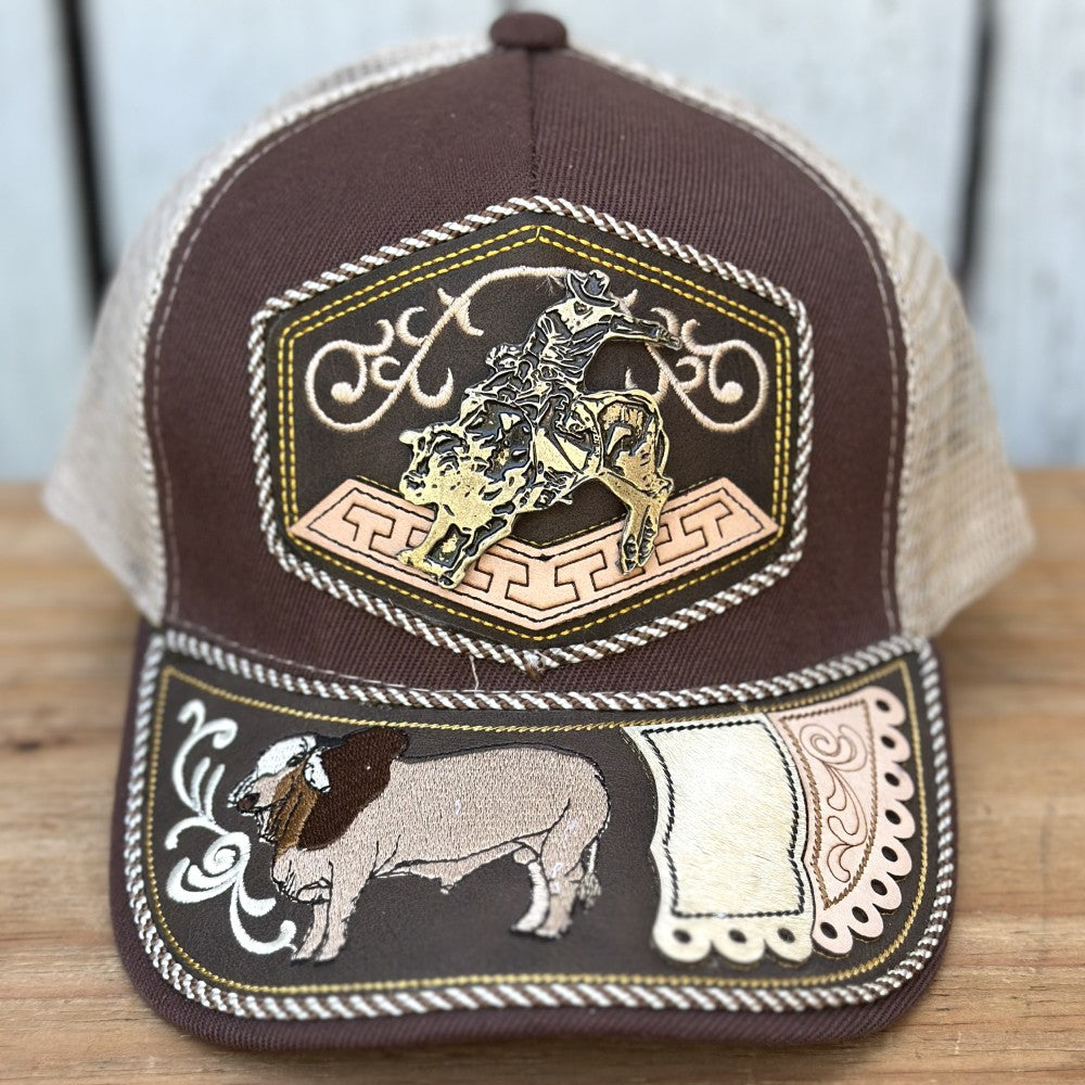 Gorra Vaquera Cafe y Beige con Jinete y Toro | Gorras Artesanales Mexicanas