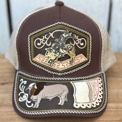 Gorra Vaquera Cafe y Beige con Jinete y Toro | Gorras Artesanales Mexicanas