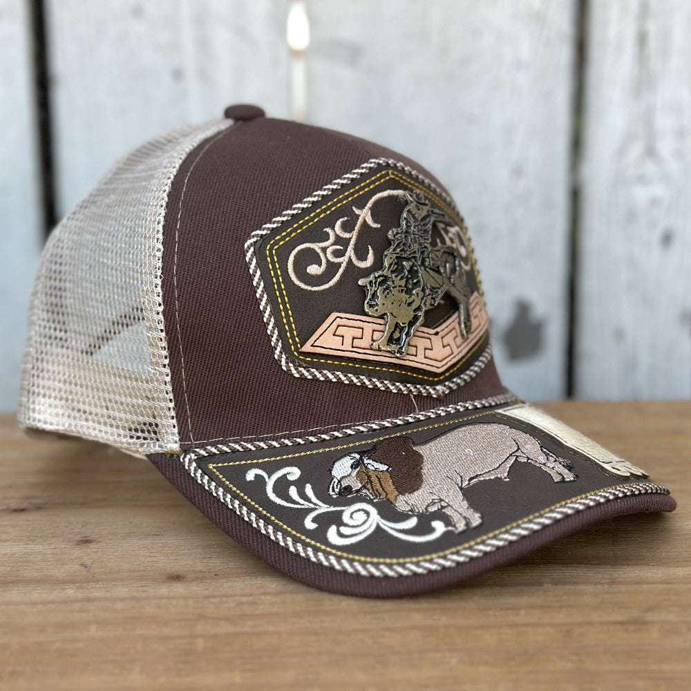 Gorra Vaquera Cafe y Beige con Jinete y Toro | Gorras Artesanales Mexicanas
