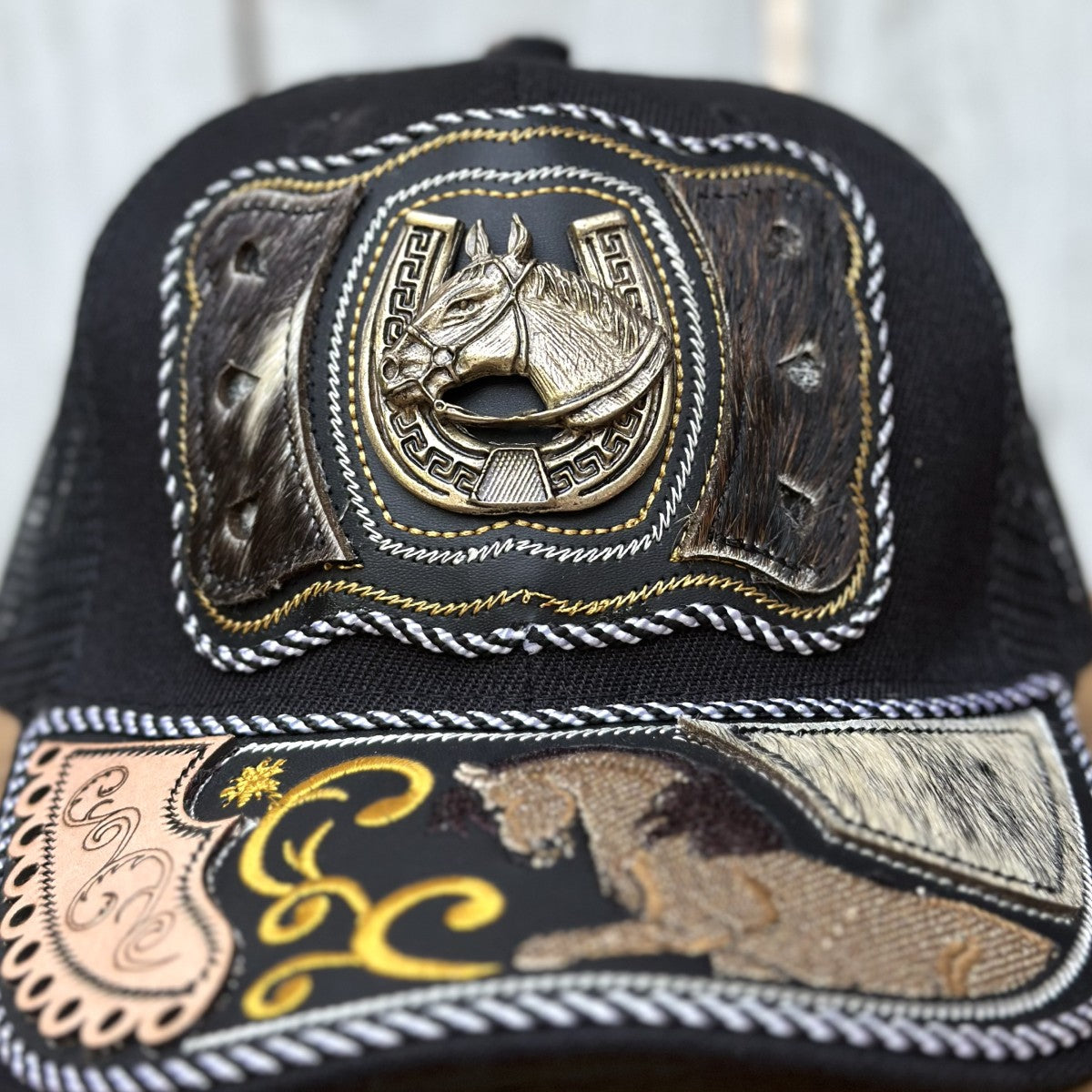 Gorra Vaquera " El Potro de Oro" Negro - Gorras Artesanales Mexicanas (3)