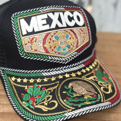 Gorra Vaquera Artesanal Negra “Mi México Lindo” con Bordado Tricolor, Calendario Azteca y Águila Mexicana (4)
