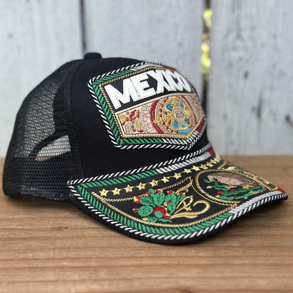 Gorra Vaquera Artesanal Negra “Mi México Lindo” con Bordado Tricolor, Calendario Azteca y Águila Mexicana (2)