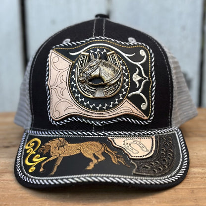 Gorra Vaquera Negra y Gris con Caballo y Herradura #2 | Gorras Artesanales Mexicanas