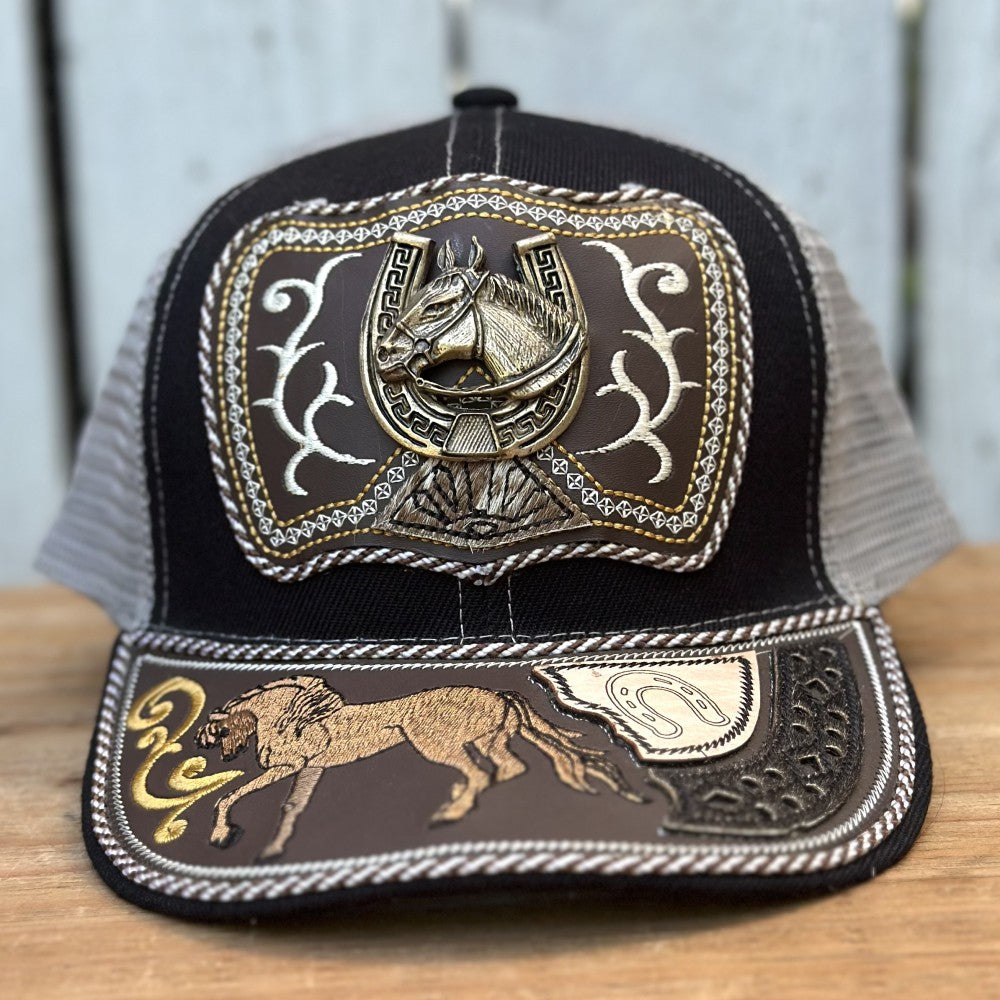 Gorra Vaquera Negra y Gris con Caballo y Herradura #3 | Gorras Artesanales Mexicanas