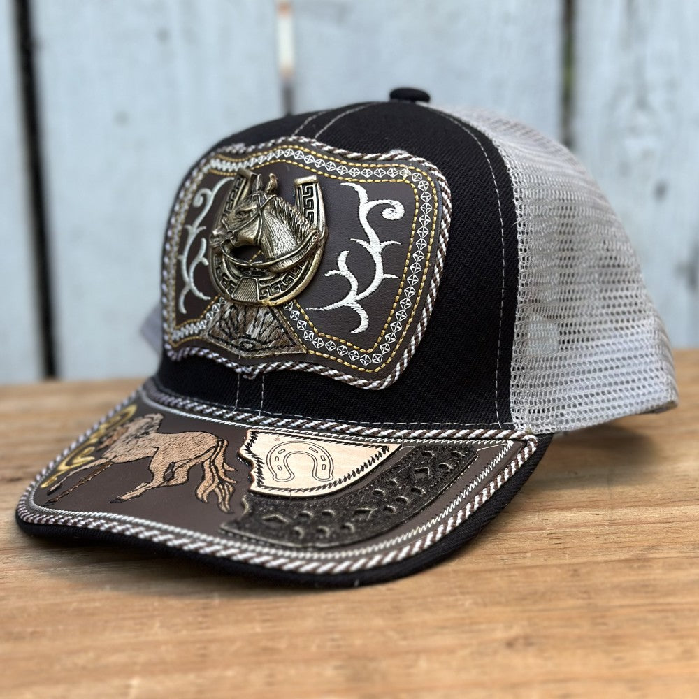 Gorra Vaquera Negra y Gris con Caballo y Herradura #3 | Gorras Artesanales Mexicanas
