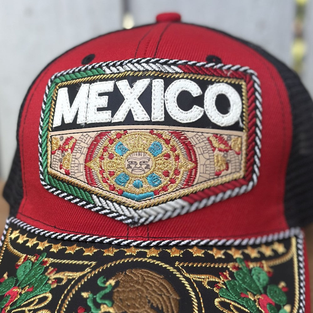 Gorra Vaquera Artesanal Roja “Mi México Lindo” con Bordado Tricolor, Calendario Azteca y Águila Mexicana (5)