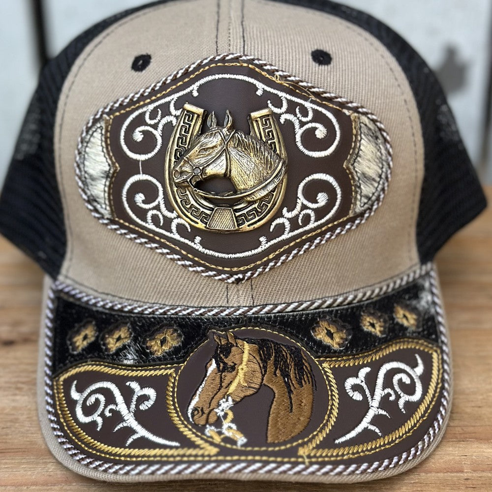 Gorra Vaquera Beige y Negro con Caballo y Herradura | Gorras Artesanales Mexicanas