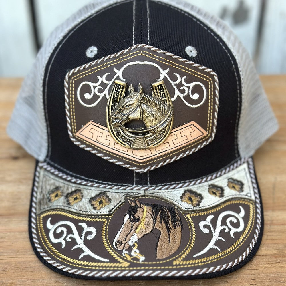 Gorra Vaquera Negra y Gris con Caballo Y Herradura y Bordado de Caballo | Gorras Artesanales Mexicanas