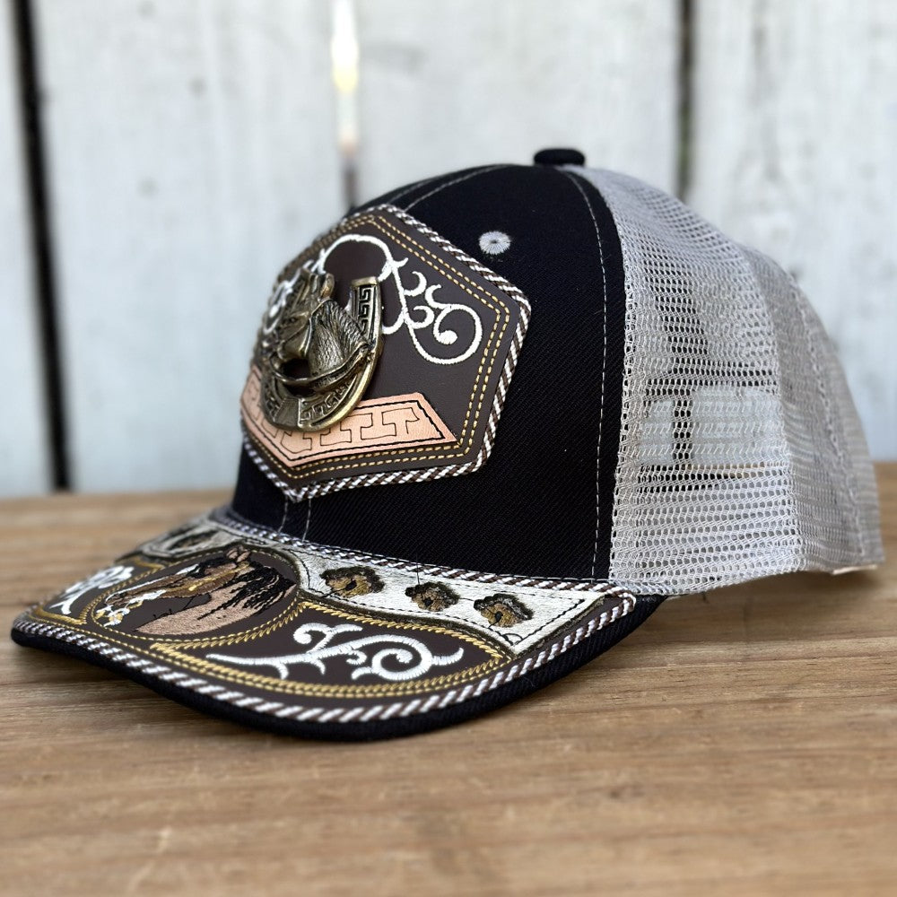Gorra Vaquera Negra y Gris con Caballo Y Herradura y Bordado de Caballo | Gorras Artesanales Mexicanas
