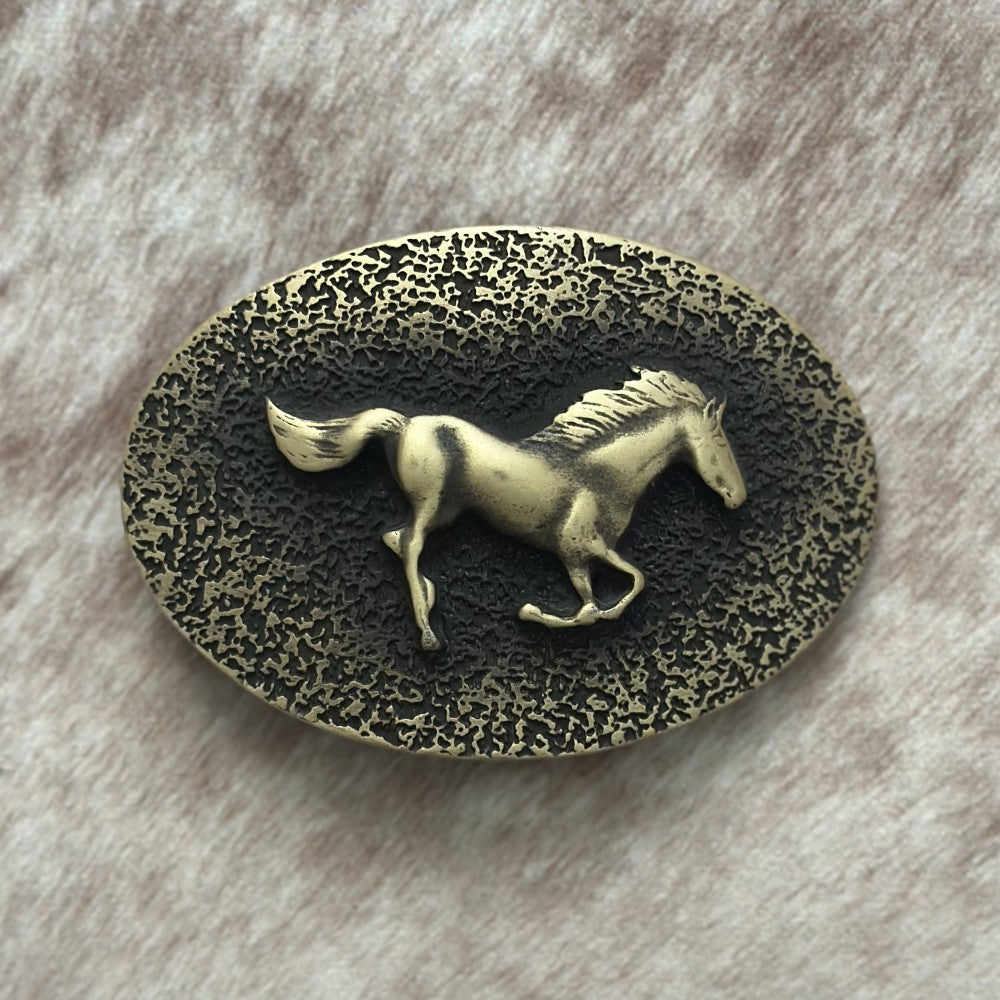 Hebilla Vaquera “El Potro Dorado” Ovalada con Caballo en Relieve - Hebillas Vaqueras Mexicanas para Cinturon
