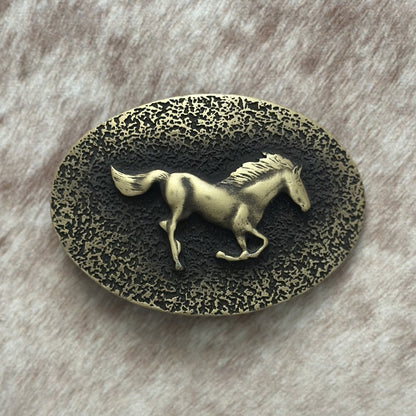 Hebilla Vaquera “El Potro Dorado” Ovalada con Caballo en Relieve - Hebillas Vaqueras Mexicanas para Cinturon