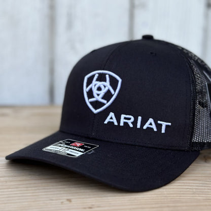 Gorra Ariat Logo Negra con Blanco - Gorras Ariat para Hombre